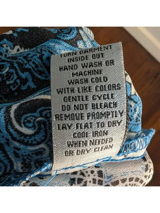 Signature By Larry Levine Woman Blue & Black Paisley Button Front Blouse 1X - Picture 6 of 6